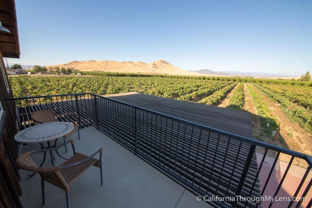Sequoia View Vineyard Acomodação com café da manhã Sanger Exterior foto
