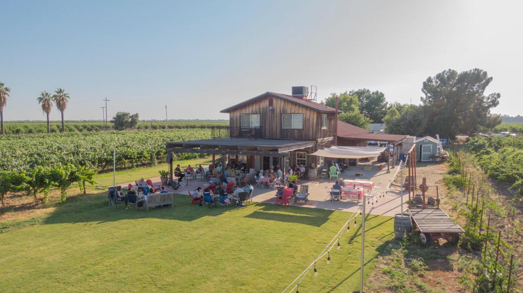 Sequoia View Vineyard Acomodação com café da manhã Sanger Exterior foto