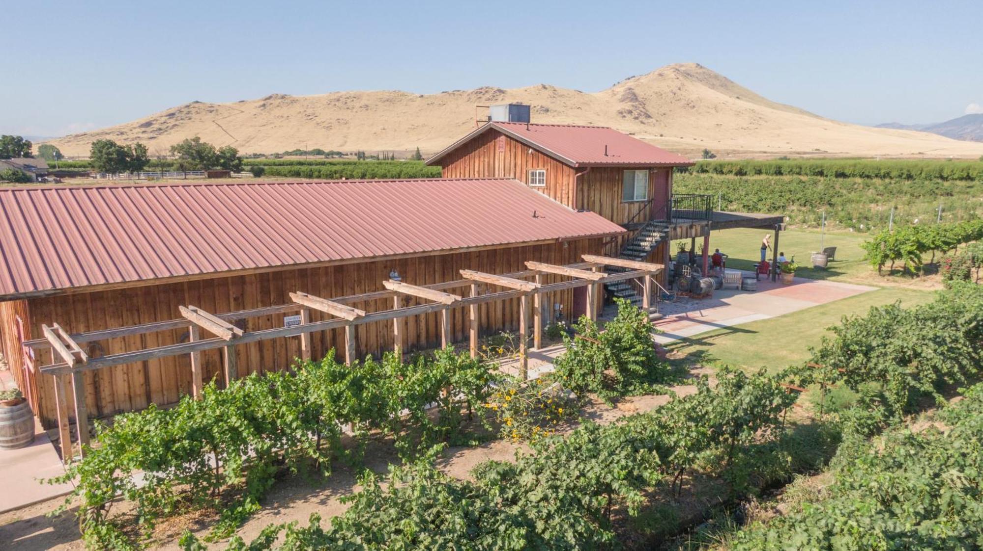 Sequoia View Vineyard Acomodação com café da manhã Sanger Exterior foto